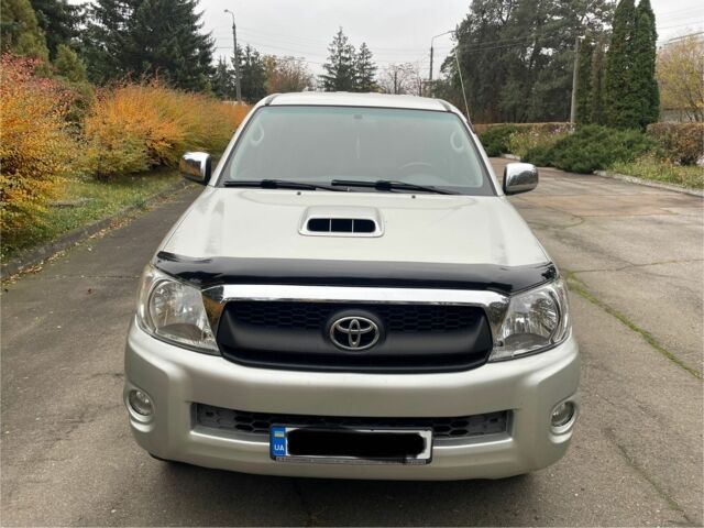 Тойота Хайлюкс 2009 в Киеве на Automoto.ua Серый Тойота Хайлюкс, объемом двигателя 3 л и пробегом 312 тыс. км за 17500 $, фото 2 на Automoto.ua