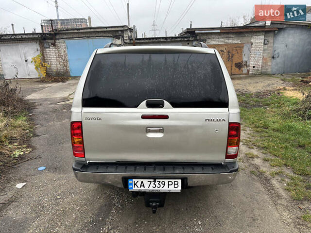 Сірий Тойота Хайлюкс, об'ємом двигуна 3 л та пробігом 313 тис. км за 17500 $, фото 10 на Automoto.ua