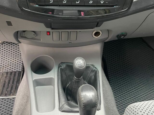 Тойота Хайлюкс 2009 в Киеве на Automoto.ua Серый Тойота Хайлюкс, объемом двигателя 3 л и пробегом 312 тыс. км за 17500 $, фото 11 на Automoto.ua