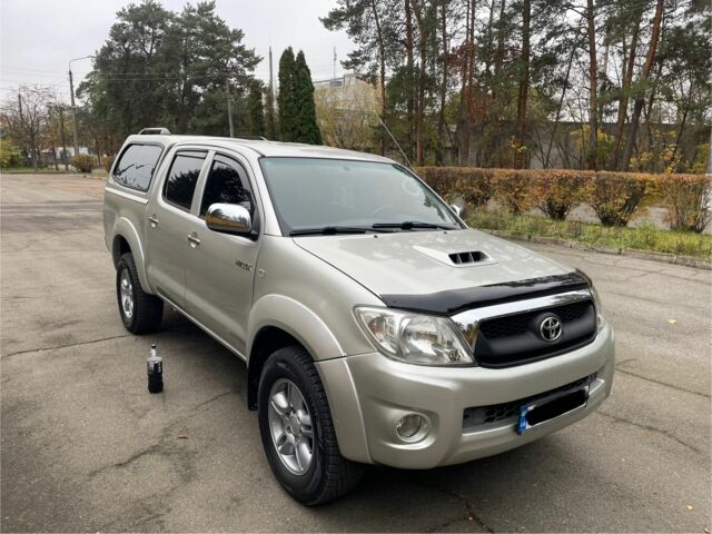 Тойота Хайлюкс 2009 в Киеве на Automoto.ua Серый Тойота Хайлюкс, объемом двигателя 3 л и пробегом 312 тыс. км за 17500 $, фото 1 на Automoto.ua