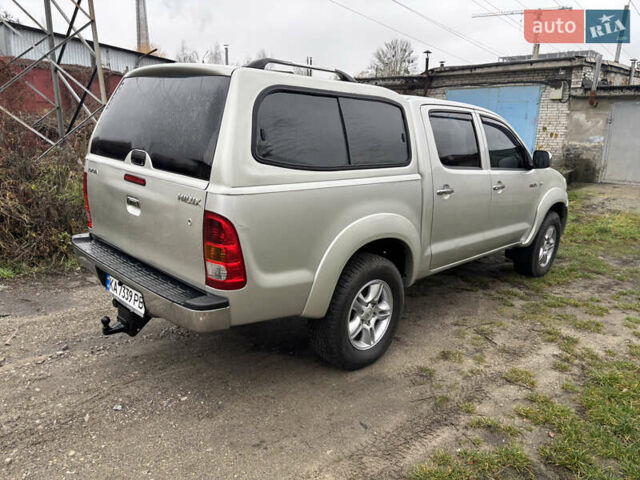 Сірий Тойота Хайлюкс, об'ємом двигуна 3 л та пробігом 313 тис. км за 17500 $, фото 9 на Automoto.ua