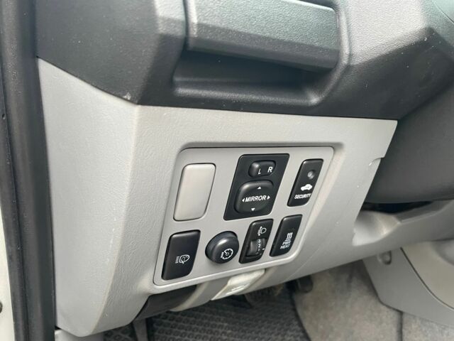 Тойота Хайлюкс 2009 в Киеве на Automoto.ua Серый Тойота Хайлюкс, объемом двигателя 3 л и пробегом 312 тыс. км за 17500 $, фото 9 на Automoto.ua