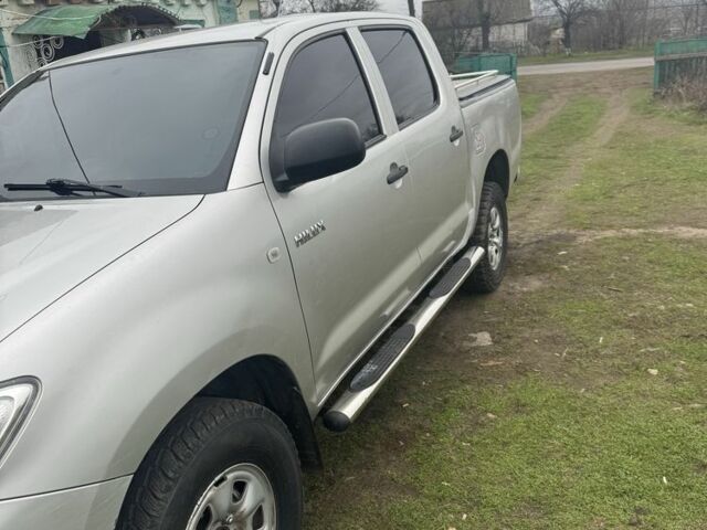 Сірий Тойота Хайлюкс, об'ємом двигуна 2.5 л та пробігом 290 тис. км за 6700 $, фото 1 на Automoto.ua