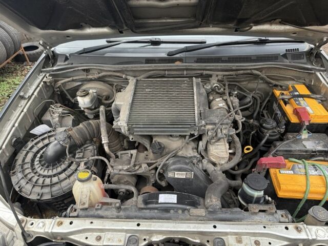 Серый Тойота Хайлюкс, объемом двигателя 3 л и пробегом 199 тыс. км за 7000 $, фото 6 на Automoto.ua