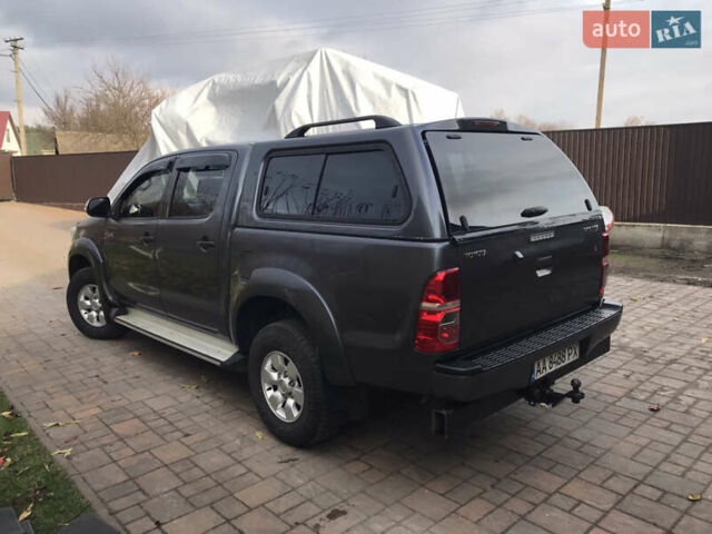 Сірий Тойота Хайлюкс, об'ємом двигуна 2.5 л та пробігом 181 тис. км за 18500 $, фото 5 на Automoto.ua