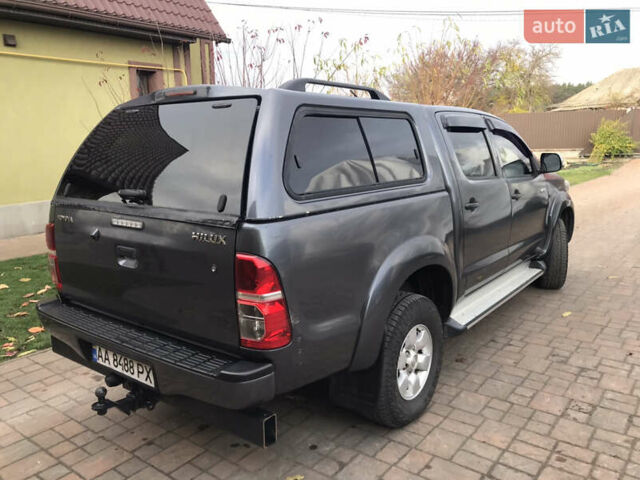 Сірий Тойота Хайлюкс, об'ємом двигуна 2.5 л та пробігом 181 тис. км за 18500 $, фото 7 на Automoto.ua