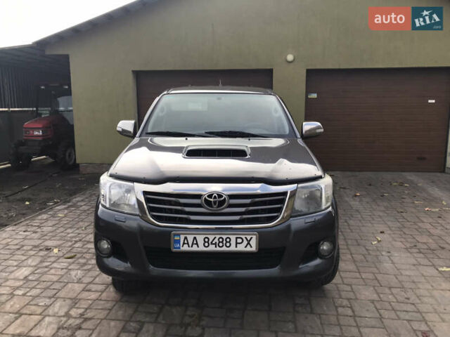 Сірий Тойота Хайлюкс, об'ємом двигуна 2.5 л та пробігом 181 тис. км за 18500 $, фото 4 на Automoto.ua
