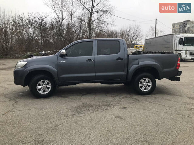 Серый Тойота Хайлюкс, объемом двигателя 2.49 л и пробегом 263 тыс. км за 22000 $, фото 10 на Automoto.ua
