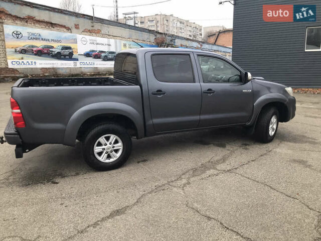 Серый Тойота Хайлюкс, объемом двигателя 2.49 л и пробегом 263 тыс. км за 22000 $, фото 7 на Automoto.ua