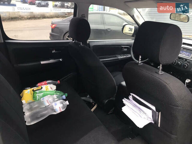 Серый Тойота Хайлюкс, объемом двигателя 2.49 л и пробегом 263 тыс. км за 22000 $, фото 4 на Automoto.ua