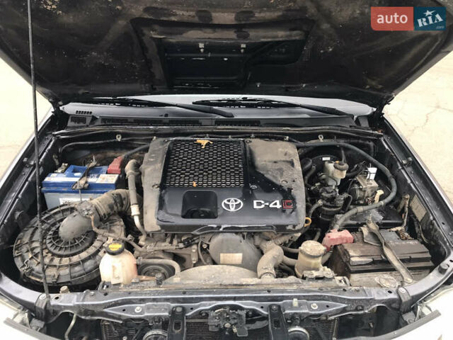 Серый Тойота Хайлюкс, объемом двигателя 2.49 л и пробегом 263 тыс. км за 22000 $, фото 1 на Automoto.ua