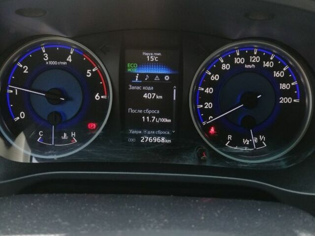 Серый Тойота Хайлюкс, объемом двигателя 2.4 л и пробегом 277 тыс. км за 20000 $, фото 1 на Automoto.ua