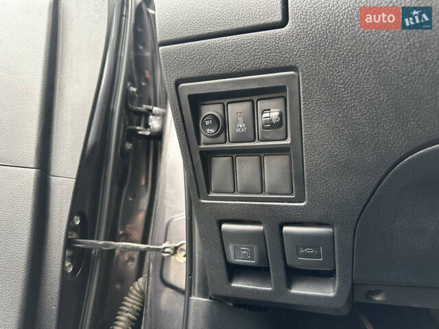 Тойота Хайлюкс 2015 у Луцьку на Automoto.ua Сірий Тойота Хайлюкс, об'ємом двигуна 2.39 л та пробігом 258 тис. км за 26000 $, фото 17 на Automoto.ua