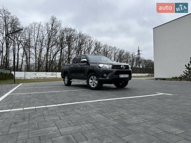 Тойота Хайлюкс 2015 у Луцьку на Automoto.ua Сірий Тойота Хайлюкс, об'ємом двигуна 2.39 л та пробігом 258 тис. км за 26000 $, фото 1 на Automoto.ua