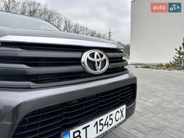 Тойота Хайлюкс 2015 у Луцьку на Automoto.ua Сірий Тойота Хайлюкс, об'ємом двигуна 2.39 л та пробігом 258 тис. км за 26000 $, фото 2 на Automoto.ua