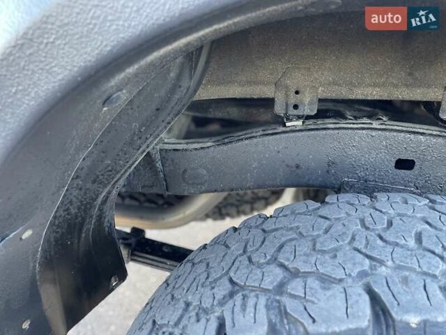 Серый Тойота Хайлюкс, объемом двигателя 2.76 л и пробегом 128 тыс. км за 35000 $, фото 45 на Automoto.ua