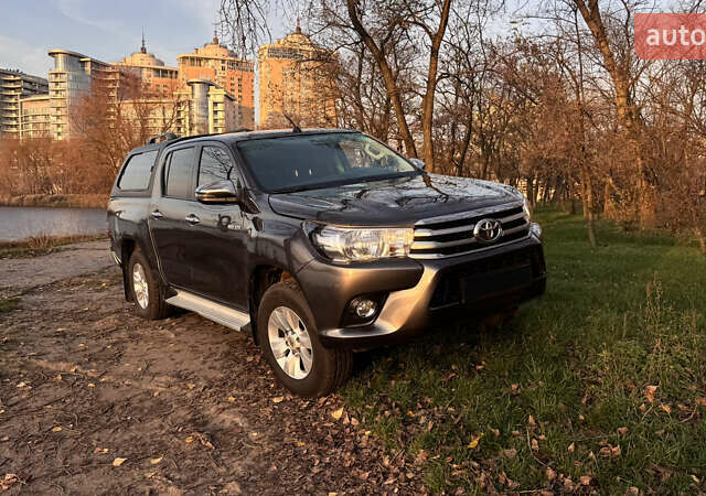 Серый Тойота Хайлюкс, объемом двигателя 2.4 л и пробегом 187 тыс. км за 25000 $, фото 5 на Automoto.ua