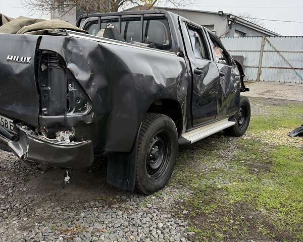 Серый Тойота Хайлюкс, объемом двигателя 2.4 л и пробегом 150 тыс. км за 10500 $, фото 2 на Automoto.ua