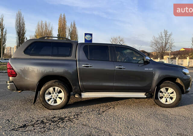 Серый Тойота Хайлюкс, объемом двигателя 2.4 л и пробегом 187 тыс. км за 25000 $, фото 2 на Automoto.ua