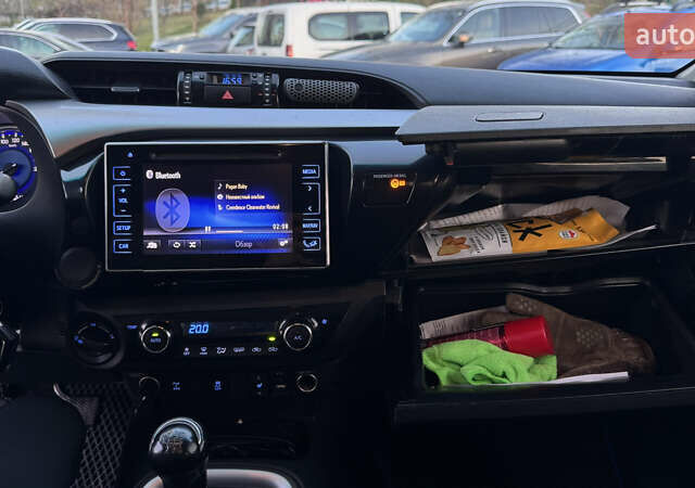 Серый Тойота Хайлюкс, объемом двигателя 2.4 л и пробегом 187 тыс. км за 25000 $, фото 15 на Automoto.ua