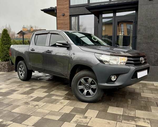 Серый Тойота Хайлюкс, объемом двигателя 2.39 л и пробегом 377 тыс. км за 21700 $, фото 4 на Automoto.ua