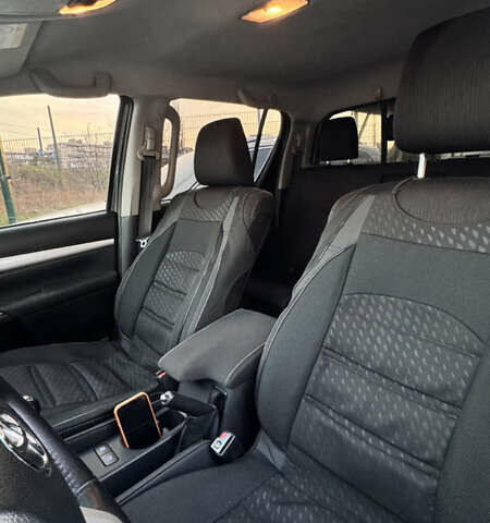 Серый Тойота Хайлюкс, объемом двигателя 2.4 л и пробегом 187 тыс. км за 25000 $, фото 12 на Automoto.ua