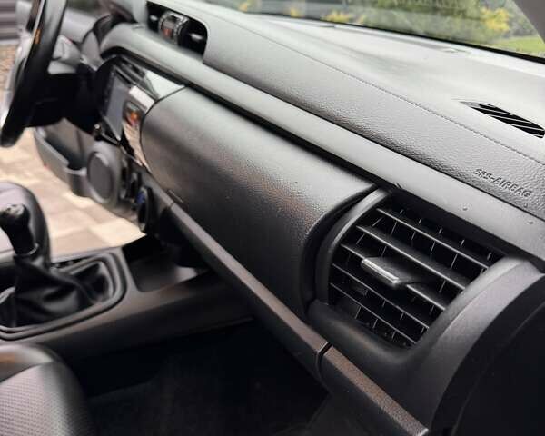 Серый Тойота Хайлюкс, объемом двигателя 2.39 л и пробегом 377 тыс. км за 21700 $, фото 23 на Automoto.ua