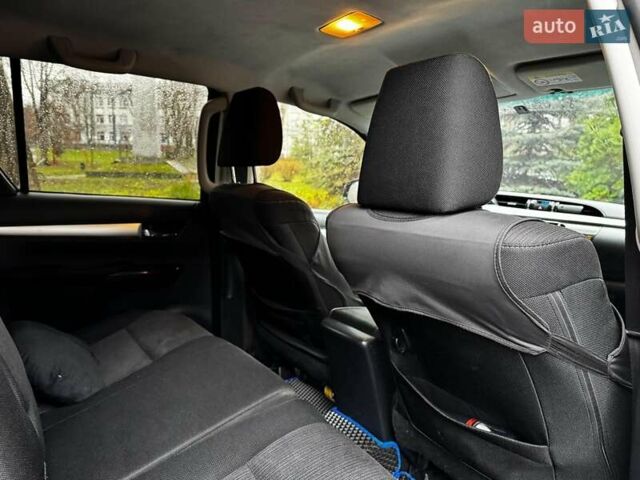 Сірий Тойота Хайлюкс, об'ємом двигуна 2.4 л та пробігом 188 тис. км за 24490 $, фото 29 на Automoto.ua