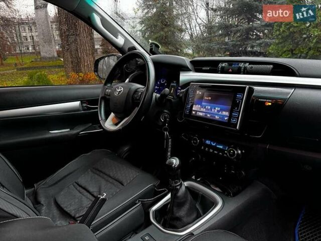 Сірий Тойота Хайлюкс, об'ємом двигуна 2.4 л та пробігом 188 тис. км за 24490 $, фото 64 на Automoto.ua