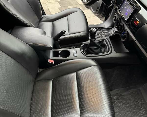 Серый Тойота Хайлюкс, объемом двигателя 2.39 л и пробегом 377 тыс. км за 21700 $, фото 20 на Automoto.ua