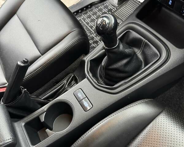 Серый Тойота Хайлюкс, объемом двигателя 2.39 л и пробегом 377 тыс. км за 21700 $, фото 22 на Automoto.ua