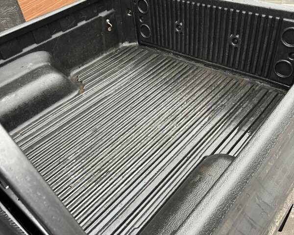 Серый Тойота Хайлюкс, объемом двигателя 2.39 л и пробегом 377 тыс. км за 21700 $, фото 30 на Automoto.ua