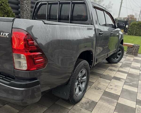 Серый Тойота Хайлюкс, объемом двигателя 2.39 л и пробегом 377 тыс. км за 21700 $, фото 12 на Automoto.ua