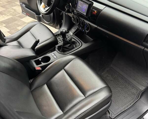 Серый Тойота Хайлюкс, объемом двигателя 2.39 л и пробегом 377 тыс. км за 21700 $, фото 19 на Automoto.ua