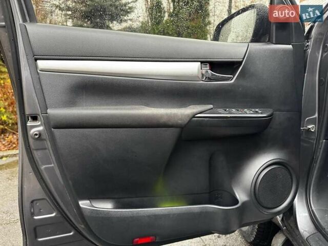 Сірий Тойота Хайлюкс, об'ємом двигуна 2.4 л та пробігом 188 тис. км за 24490 $, фото 11 на Automoto.ua