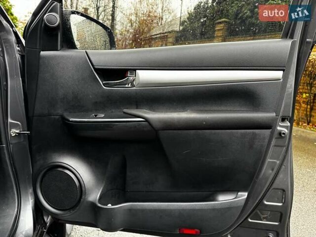 Сірий Тойота Хайлюкс, об'ємом двигуна 2.4 л та пробігом 188 тис. км за 24490 $, фото 62 на Automoto.ua