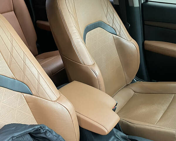 Серый Тойота Хайлюкс, объемом двигателя 2.39 л и пробегом 120 тыс. км за 27800 $, фото 5 на Automoto.ua