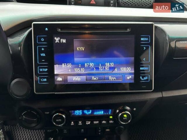 Сірий Тойота Хайлюкс, об'ємом двигуна 2.4 л та пробігом 188 тис. км за 24490 $, фото 18 на Automoto.ua