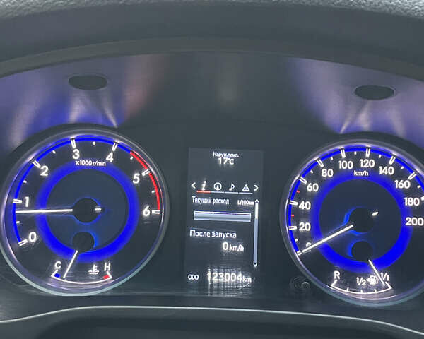 Серый Тойота Хайлюкс, объемом двигателя 2.39 л и пробегом 120 тыс. км за 27800 $, фото 7 на Automoto.ua