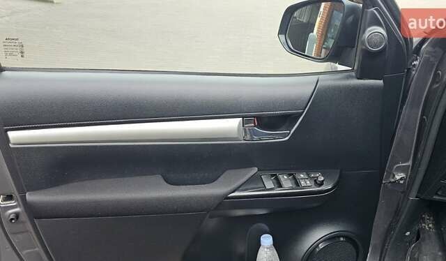 Серый Тойота Хайлюкс, объемом двигателя 2.4 л и пробегом 80 тыс. км за 32500 $, фото 5 на Automoto.ua