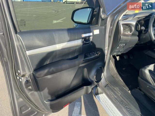 Сірий Тойота Хайлюкс, об'ємом двигуна 2.39 л та пробігом 190 тис. км за 32550 $, фото 42 на Automoto.ua