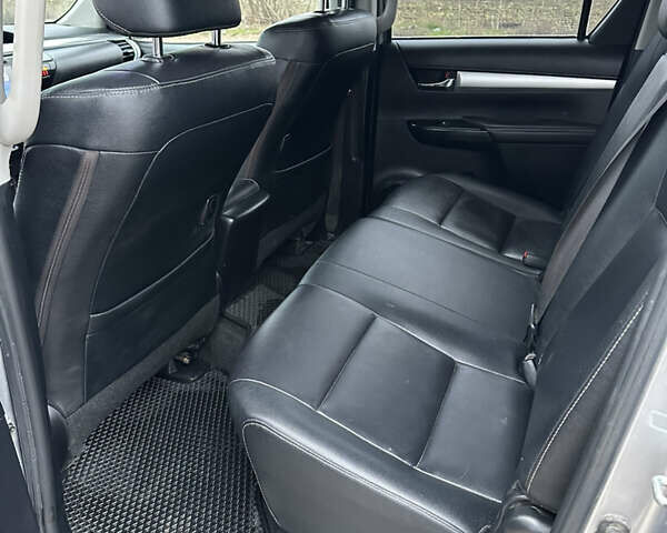 Серый Тойота Хайлюкс, объемом двигателя 2.39 л и пробегом 109 тыс. км за 28620 $, фото 6 на Automoto.ua