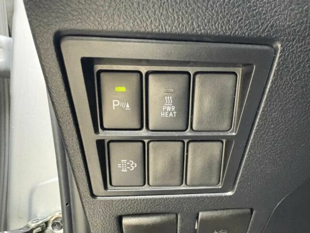 Серый Тойота Хайлюкс, объемом двигателя 2.8 л и пробегом 23 тыс. км за 33000 $, фото 6 на Automoto.ua