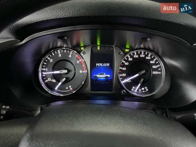 Серый Тойота Хайлюкс, объемом двигателя 2.4 л и пробегом 10 тыс. км за 41999 $, фото 19 на Automoto.ua