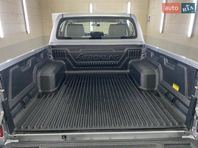 Серый Тойота Хайлюкс, объемом двигателя 2.4 л и пробегом 10 тыс. км за 41999 $, фото 29 на Automoto.ua