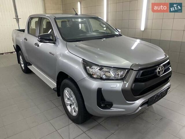 Серый Тойота Хайлюкс, объемом двигателя 2.4 л и пробегом 10 тыс. км за 41999 $, фото 2 на Automoto.ua