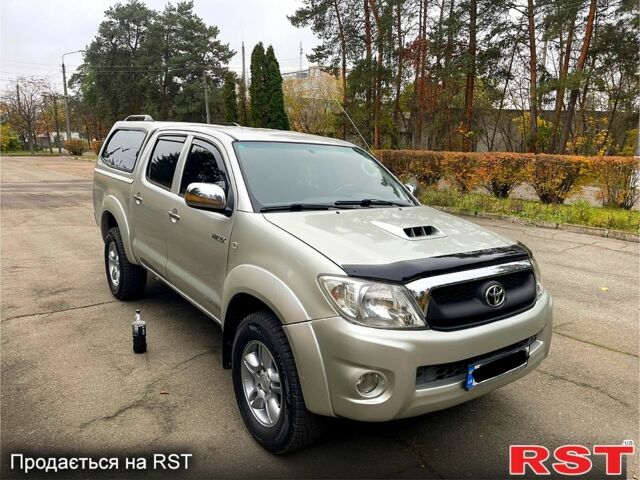 Тойота Хайлюкс 2009 в Киеве на Automoto.ua Серый Тойота Хайлюкс, объемом двигателя 3 л и пробегом 312 тыс. км за 17500 $, фото 1 на Automoto.ua