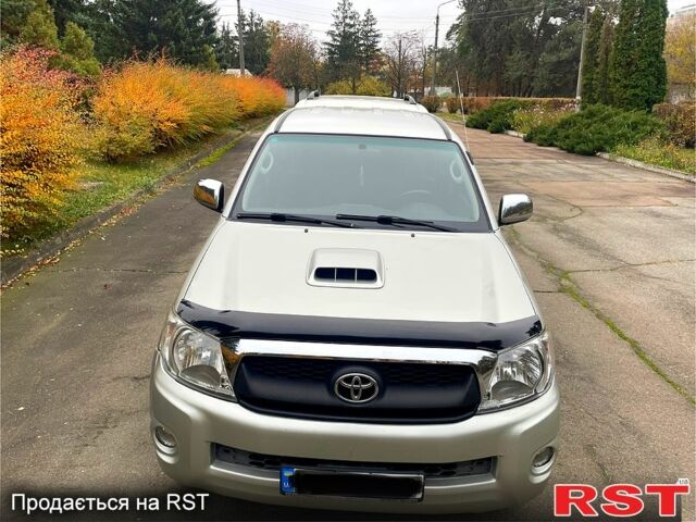 Тойота Хайлюкс 2009 в Киеве на Automoto.ua Серый Тойота Хайлюкс, объемом двигателя 3 л и пробегом 312 тыс. км за 17500 $, фото 2 на Automoto.ua