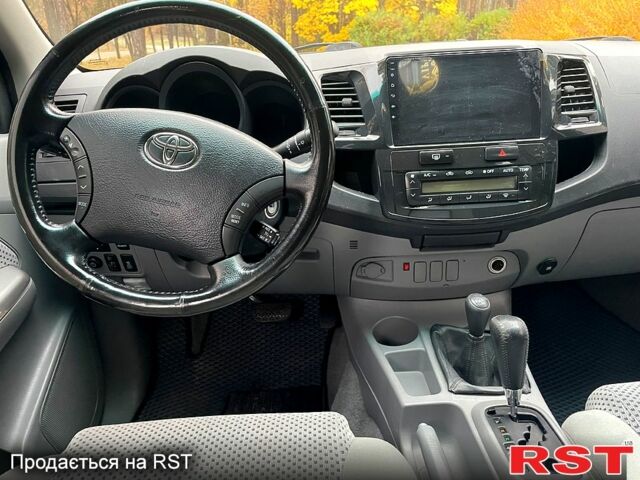 Тойота Хайлюкс 2009 в Киеве на Automoto.ua Серый Тойота Хайлюкс, объемом двигателя 3 л и пробегом 312 тыс. км за 17500 $, фото 8 на Automoto.ua
