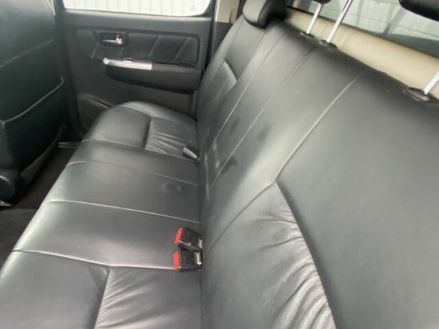 Тойота Хайлюкс 2013 у Володимир-Волинський на Automoto.ua Сірий Тойота Хайлюкс, об'ємом двигуна 3 л та пробігом 170 тис. км за 8500 $, фото 17 на Automoto.ua